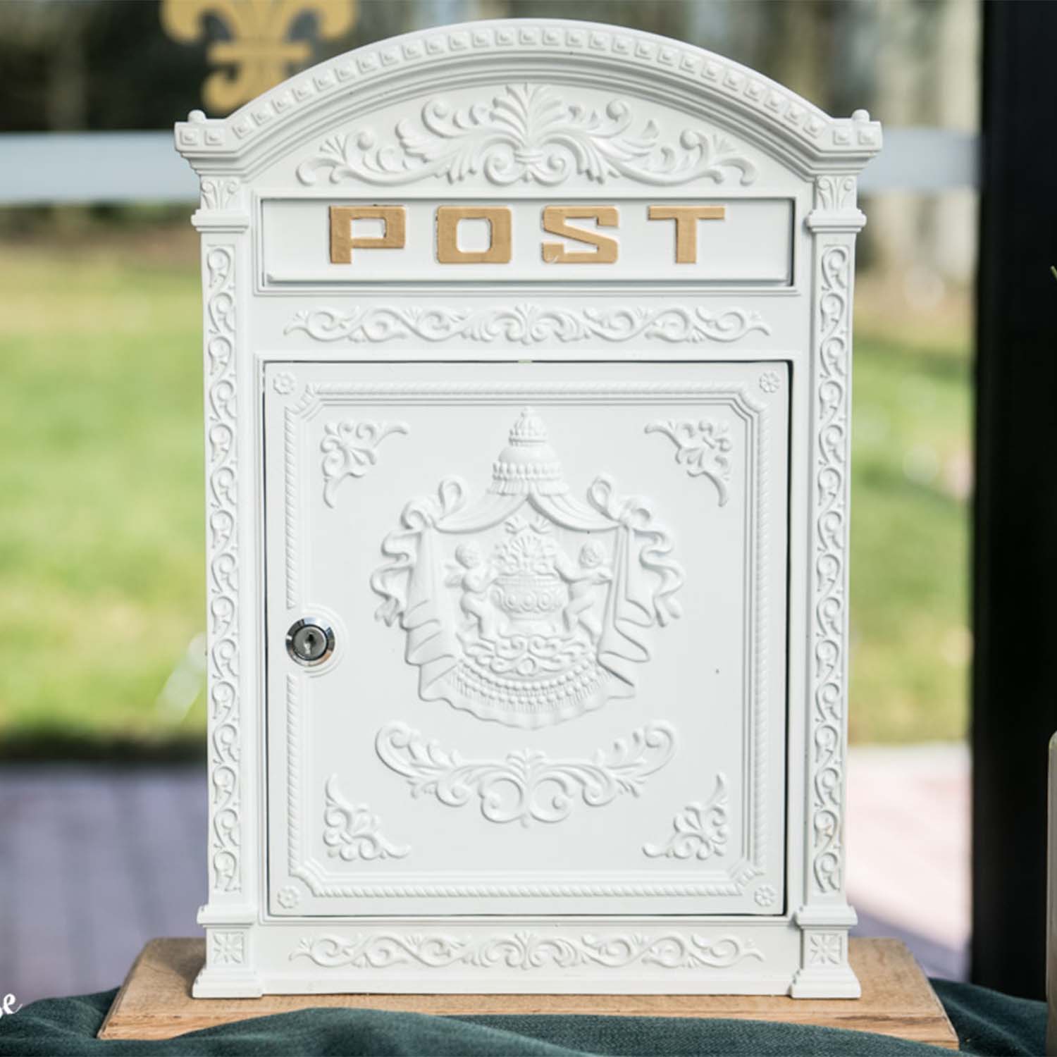 SAL URN 028 1 