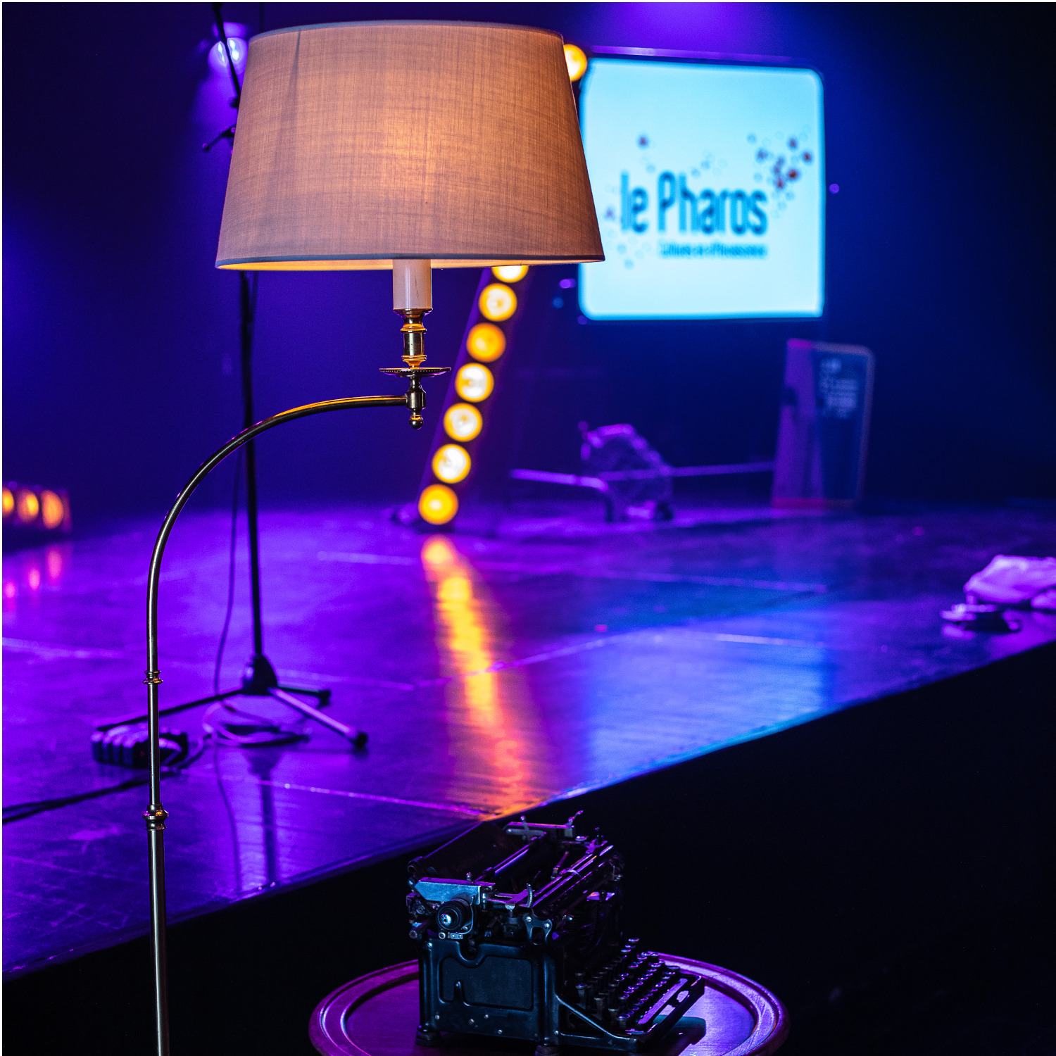 Pied Lampe Arc De Cercle 2
