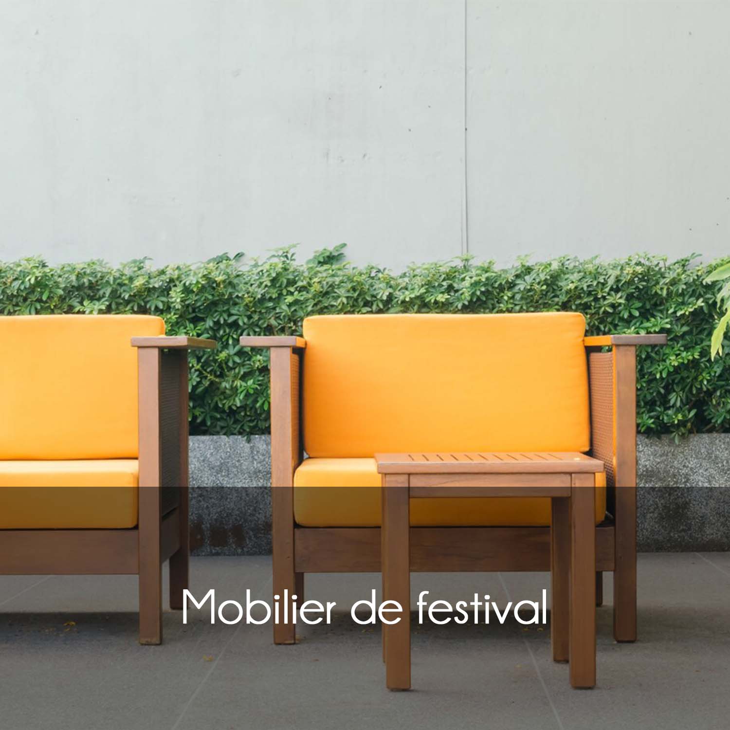 Mobilier Avec Bandeau Noir