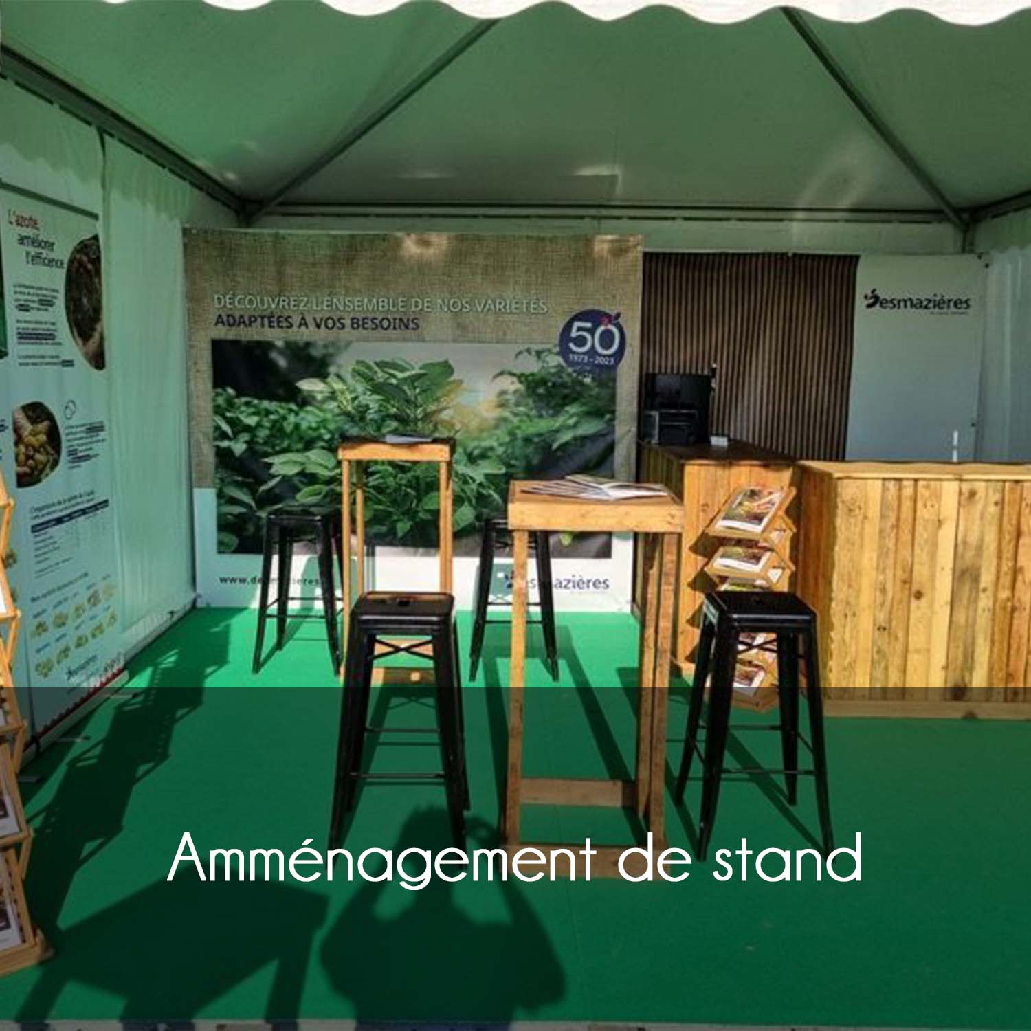 Stand Avec Bandeau Noir