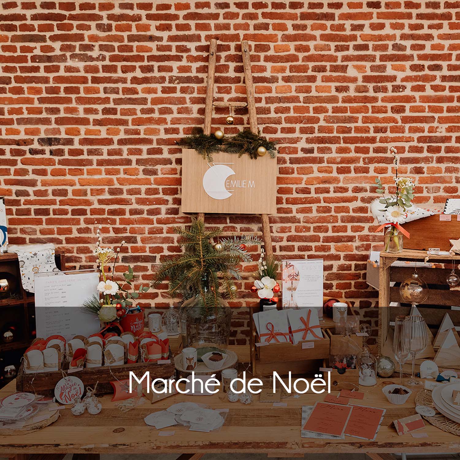 Marche De Noel Avec Bandeau Noir